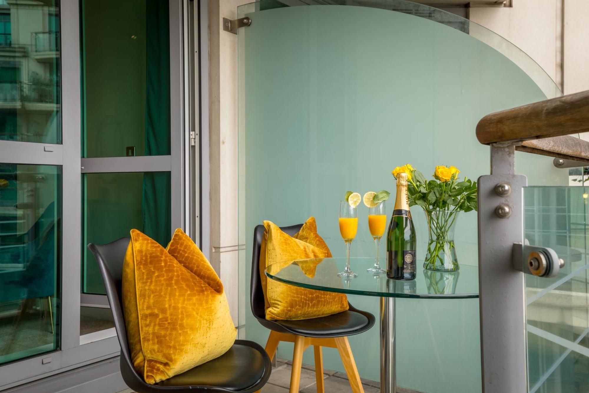 Best Thames View In Town! Large Luxxe Nomad Design Family Home London Eksteriør billede