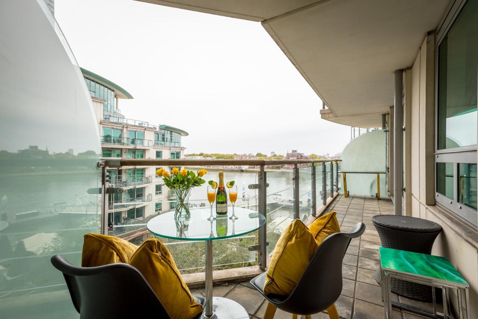 Best Thames View In Town! Large Luxxe Nomad Design Family Home London Eksteriør billede